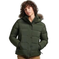 Damska krótka kurtka z kapturem Superdry. Zielone kurtki damskie Superdry., s, bez wzorów, z materiału, z kapturem. Za 325.25 zł.