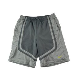 Second life - Męskie szare szorty - Jak nowy. Szare krótkie spodenki sportowe męskie Nike, m, bez wzorów, do koszykówki. Za 84.56 zł.