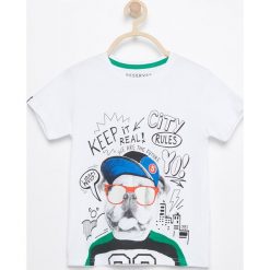 T-shirt z kolorowym nadrukiem - Biały. Białe t-shirty dla chłopców Reserved, w kolorowe wzory. Za 59.99 zł.