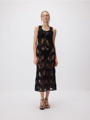 Ażurowa sukienka midi - czarny. Czarne sukienki damskie Reserved, l, w ażurowe wzory, z bawełny, bez kołnierzyka, bez ramiączek, midi, rozkloszowane. W wyprzedaży za 159.99 zł.