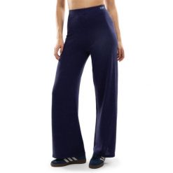 Damskie spodnie z dzianiny z szerokimi nogawkami Siroko IBZ Loom Navy. Niebieskie spodnie materiałowe damskie SIROKO, s, bez wzorów, z bawełny, z podwyższonym stanem. Za 128.00 zł.