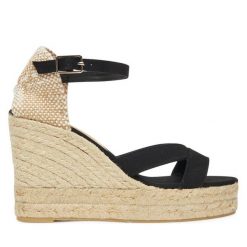 Espadryle Castañer. Czarne sandały damskie Castañer, bez wzorów, bez obcasa, bez zapięcia. Za 389.99 zł.