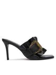 Versace Jeans Couture Klapki 80VA3S70 ZSS83 899 Czarny. Czarne klapki damskie Versace Jeans Couture, bez wzorów, z jeansu, bez obcasa. Za 919.99 zł.