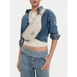 Torebka Guess Jeans. Białe torebki do ręki damskie Guess Jeans, z aplikacjami, z jeansu, bez dodatków. Za 99.99 zł.