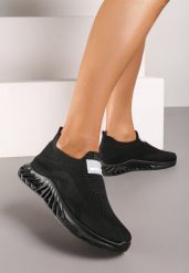 Czarne Buty Sportowe Brisiara. Czarne obuwie sportowe damskie Born2be, z aplikacjami. Za 39.99 zł.