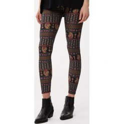 Granatowe Legginsy Total Look. Legginsy damskie Born2be, m, bez wzorów. Za 14.99 zł.
