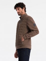 Lekka rozpinana męska kurtka z pikowanym przodem – brązowa V3. Brązowe kurtki męskie Ombre Clothing, m, bez wzorów, z bawełny, eleganckie, bez kaptura. W wyprzedaży za 179.99 zł.