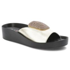 Klapki damskie S. Barski, ze skóry naturalnej z ozdobą na platformie, złote, KV51-028. Żółte sandały damskie S.BARSKI, z aplikacjami, ze skóry, bez obcasa, na koturnie, bez zapięcia. Za 139.00 zł.