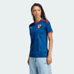 Koszulka wyjazdowa Croatia 26. Niebieskie koszulki sportowe damskie Adidas, l, bez wzorów, z materiału, bez kołnierzyka, bez ramiączek, do piłki nożnej, climacool (adidas). Za 439.00 zł.