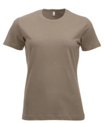 Clique New Classic-T Women – T‑shirt z bawełny ringspun, współczesny krój –. Brązowe t-shirty damskie CLIQUE, xl, bez wzorów, z bawełny, klasyczne, bez kołnierzyka. Za 104.39 zł.