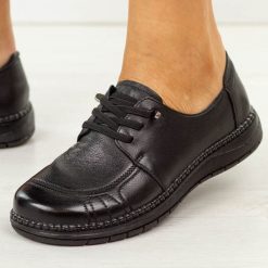 Czarne skórzane półbuty damskie Vinceza 107240. Czarne półbuty damskie VINCEZA, na jesień, bez wzorów, z dzianiny, casualowe, z okrągłym noskiem, bez obcasa, na płaskiej podeszwie, bez zapięcia. Za 239.00 zł.