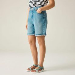 Sandały damskie Vendeavour. Zielone sandały damskie Regatta, bez wzorów, bez obcasa, bez zapięcia. W wyprzedaży za 99.99 zł.