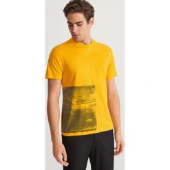 T-shirt z nadrukiem - Żółty. T-shirty damskie marki Reserved. Za 49.99 zł.