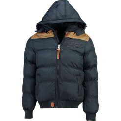 Kurtka zimowa "Droopy" w kolorze granatowym. Niebieskie kurtki męskie marki Geographical Norway Men, na zimę, ze skóry. W wyprzedaży za 243.95 zł.