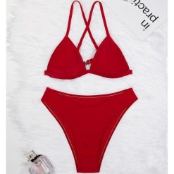 Bikini usztywniane z figami plażowe odporne na słońce i wodę Cassondra. Czerwone bikini damskie Intica, na lato, s, bez wzorów. W wyprzedaży za 129.00 zł.