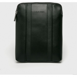 Calvin Klein - Saszetka. Czarne saszetki męskie Calvin Klein, z materiału, casualowe, małe. W wyprzedaży za 249.90 zł.