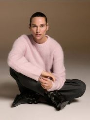 Sweter z wełną alpaki - pastelowy róż. Czerwone swetry damskie Reserved, l, bez wzorów, z wełny, bez kołnierzyka, bez ramiączek, bez kaptura. Za 329.99 zł.