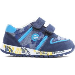 Niebieskie Buty Sportowe Do Fine. Niebieskie buty sportowe chłopięce Born2be, z materiału. Za 59.99 zł.