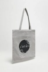 Torba shopper z nadrukiem szara. Szare torebki shopper damskie MOODO, bez wzorów, z bawełny, z nadrukiem, bez dodatków. Za 25.99 zł.