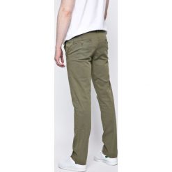Pepe Jeans - Spodnie. Eleganckie spodnie męskie marki Pepe Jeans. W wyprzedaży za 119.90 zł.