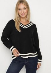 Czarny Sweter z Domieszką Kaszmiru w Stylu Preppy Liendria. Czarne swetry damskie Born2be, z aplikacjami, z dzianiny, biznesowe, bez kołnierzyka, bez ramiączek, bez kaptura. Za 119.99 zł.