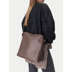 Torebka G-Star Raw. Szare torebki do ręki damskie G-Star Raw, bez wzorów, klasyczne, bez dodatków. Za 229.99 zł.