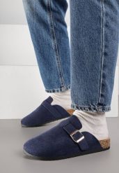 Granatowe Klapki z Ozdobnym Paskiem i Klamrą Calevelis. Niebieskie klapki damskie Born2be, bez wzorów, z jeansu, eleganckie, bez obcasa, na obcasie. Za 69.99 zł.