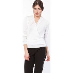 Ecru Stylowy Sweter z Kopertowym Dekoltem. Swetry damskie Molly.pl. Za 169.90 zł.