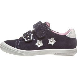 Skórzane sneakersy w kolorze granatowym. Trampki i tenisówki dziewczęce Richter. W wyprzedaży za 152.95 zł.
