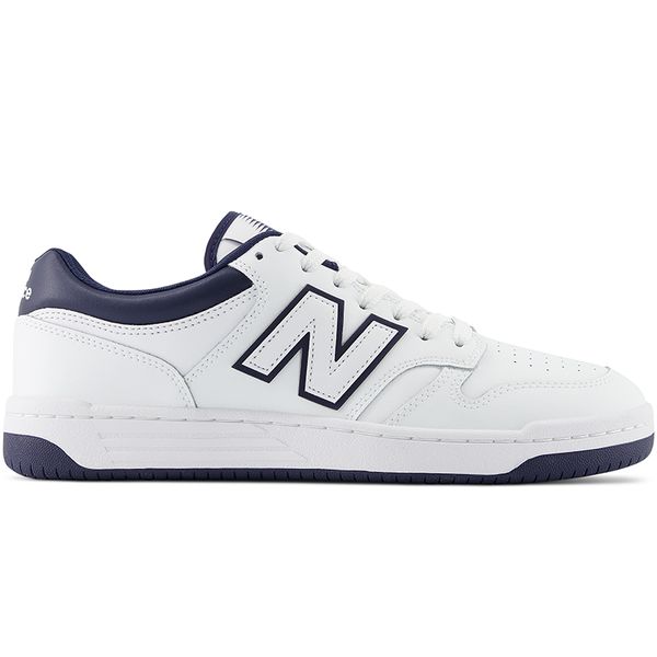 Buty unisex New Balance BB480LWN – białe. Białe buty sportowe męskie New Balance, z dresówki, bez zapięcia, trekkingowe. Za 249.99 zł.