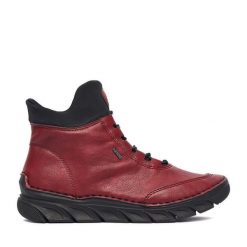 Botki Rieker. Czerwone botki damskie Rieker, bez obcasa, na płaskiej podeszwie, bez zapięcia. Za 369.99 zł.