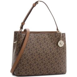 Torebka DKNY - Bryant Bucket R83JJ619 Mocha Logo/Vic 244. Brązowe torebki do ręki damskie DKNY, ze skóry ekologicznej. Za 719.00 zł.