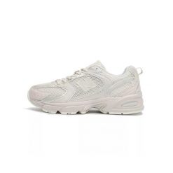Buty New Balance 530 Beżowe. Białe obuwie sportowe damskie New Balance, bez wzorów, z materiału, trekkingowe. Za 499.55 zł.