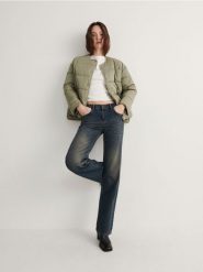 Pikowana kurtka - jasny zielony. Zielone kurtki damskie Reserved, l, bez wzorów, z tkaniny, bez kaptura. W wyprzedaży za 49.99 zł.