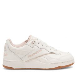 Sneakersy Reebok. Białe trampki i tenisówki chłopięce Reebok, bez wzorów, bez zapięcia. Za 249.99 zł.