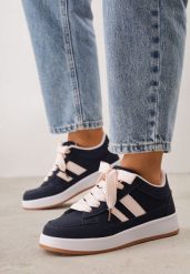 Granatowe Sneakersy Casual z Ozdobnymi Przeszyciami i Paskami z Boku Ariesera. Niebieskie obuwie sportowe damskie Born2be, bez wzorów, z denimu. Za 99.99 zł.