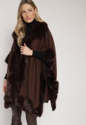 Brązowe Ponczo z Wełną i Wiskozą Ozdobione Futerkiem Delatta. Brązowe swetry damskie Born2be, uniwersalny, bez wzorów, z jeansu, eleganckie, bez kołnierzyka, bez ramiączek, bez kaptura. Za 249.99 zł.