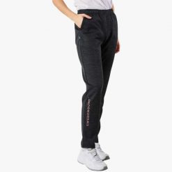 Spodnie treningowe damskie Swedemount Training Logo Pants II. Brązowe obuwie sportowe damskie SWEDEMOUNT, bez wzorów, z dresówki, do biegania. Za 199.99 zł.