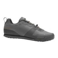 Buty rowerowe platformy męskie Giro Tracker Fastlace. Czarne buty sportowe męskie GIRO, bez zapięcia, rowerowe. Za 391.95 zł.