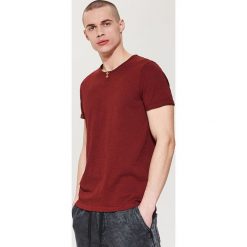 Gładki t-shirt - Bordowy. Czerwone t-shirty damskie House. Za 35.99 zł.