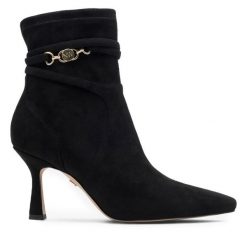 Botki Nine West. Czarne botki damskie Nine West, bez obcasa, na szpilce, bez zapięcia. Za 279.99 zł.