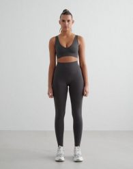 Damskie legginsy bezszwowe, wysoki stan, squat proof petite Shape szary. Szare legginsy sportowe damskie Aim'n, xs, bez wzorów, z elastanu, z podwyższonym stanem, długie, na fitness i siłownię. Za 303.00 zł.