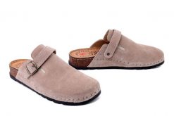 SOLO 168 beż welur, klapki damskie. Brązowe klapki damskie Solo, bez wzorów, ze skóry, bez obcasa. Za 304.90 zł.