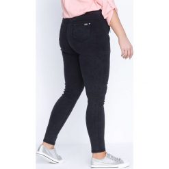 Czarne Legginsy Elaborately. Czarne legginsy damskie Born2be. Za 44.99 zł.