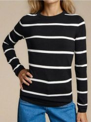 Sweter w paski - czarny. Czarne swetry damskie Sinsay, l, bez wzorów, bez kołnierzyka, bez ramiączek, bez kaptura. Za 49.99 zł.