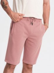 Męskie szorty dresowe przed kolano BASIC – ciemnoróżowe V4 OM-SRBS-0149 - XXL. Czerwone krótkie spodenki sportowe męskie Ombre Clothing, l, bez wzorów, z bawełny. W wyprzedaży za 69.99 zł.