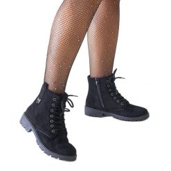 Czarne botki eko-zamszowe workery na platformie Madana. Czarne botki damskie na zimę, z zamszu, eleganckie, za kostkę, bez obcasa, na obcasie, bez zapięcia. Za 145.37 zł.