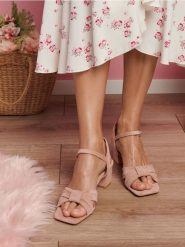 Sandały na obcasie - koralowy. Pomarańczowe sandały damskie Sinsay, bez wzorów, bez obcasa, na obcasie, bez zapięcia. Za 69.99 zł.