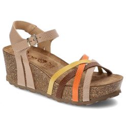 Beżowe Sandały Yokono Eleganckie Buty Damskie. Brązowe klapki damskie Yokono, bez wzorów, z materiału, bez obcasa, na koturnie, bez zapięcia. Za 209.00 zł.