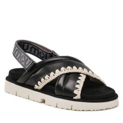 Sandały Mou. Czarne klapki damskie Mou, bez wzorów, bez obcasa, na płaskiej podeszwie, bez zapięcia. Za 579.99 zł.